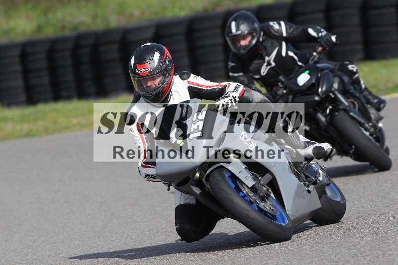 /Archiv-2023/06 10.04.2023 Moto Club Anneau du Rhin/Blanc-Novice/132